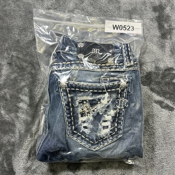 Miss Me Jeans Womens 27 Blue Capri JE5152P10 Embroidered Distressed Rhinestones - Picture 13 of 13